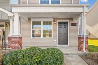 352 Sam Houston Cir in Clarksville, TN - Building Photo - Building Photo