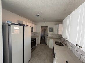 229 E Langley Blvd in Universal City, TX - Building Photo - Building Photo