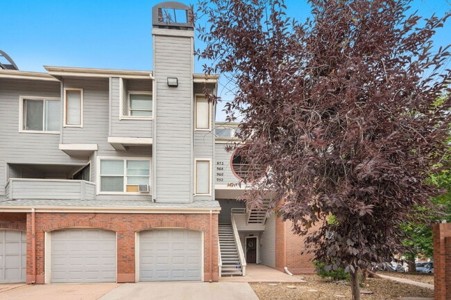 property at 952 Acapulco Ct