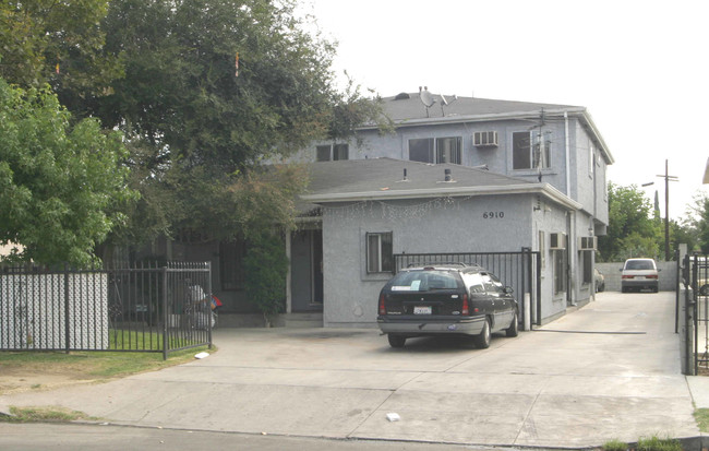 6910 Ben Ave in North Hollywood, CA - Building Photo - Building Photo