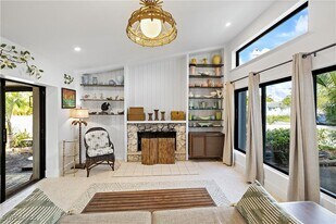 2918 Poplar St in Naples, FL - Building Photo