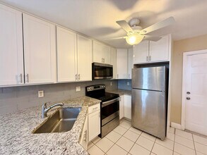 13614 Yarmouth Ct in Wellington, FL - Building Photo - Building Photo