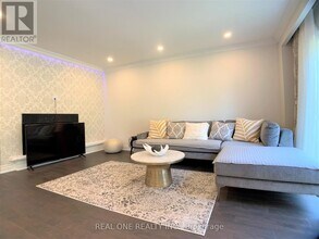 433 Mullen Dr in Vaughan, ON - Building Photo - Building Photo