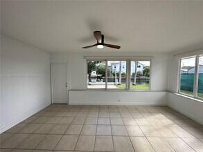 4500 SW 42nd Terrace in Fort Lauderdale, FL - Building Photo - Building Photo