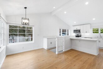 617-621 Lombardy Ln in Laguna Beach, CA - Building Photo - Building Photo
