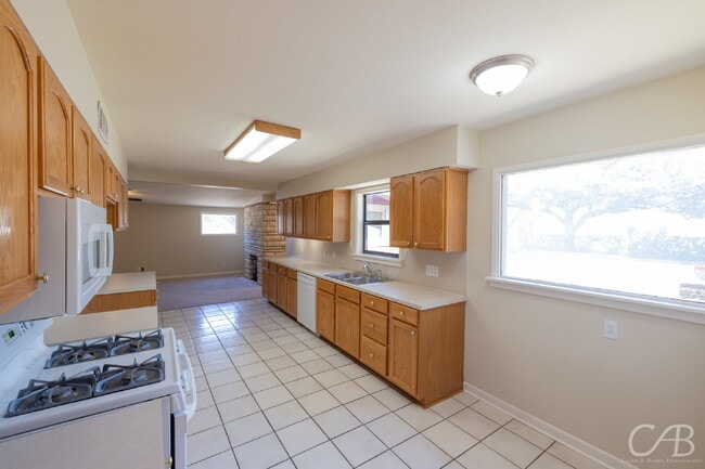 3357 S 15th St in Abilene, TX - Foto de edificio - Building Photo