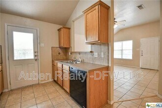 1102 Leah Dr in Troy, TX - Building Photo - Building Photo