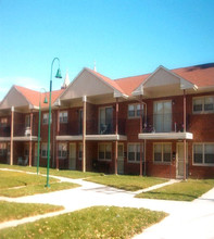 St. Edmund's Meadows in Chicago, IL - Building Photo - Building Photo