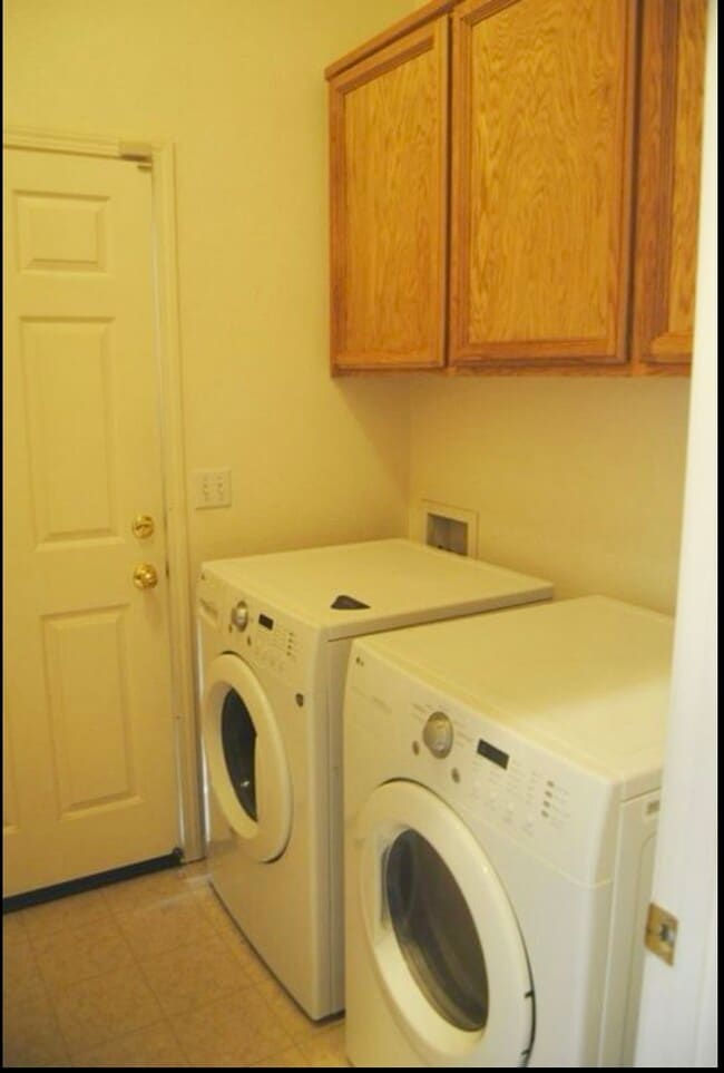 111 Lembi Dr in Folsom, CA - Building Photo - Building Photo