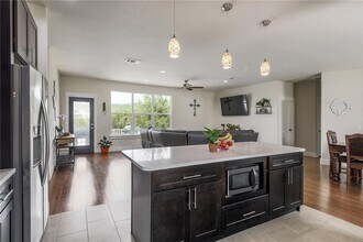 8005 Flintlock Cir in Lago Vista, TX - Building Photo - Building Photo