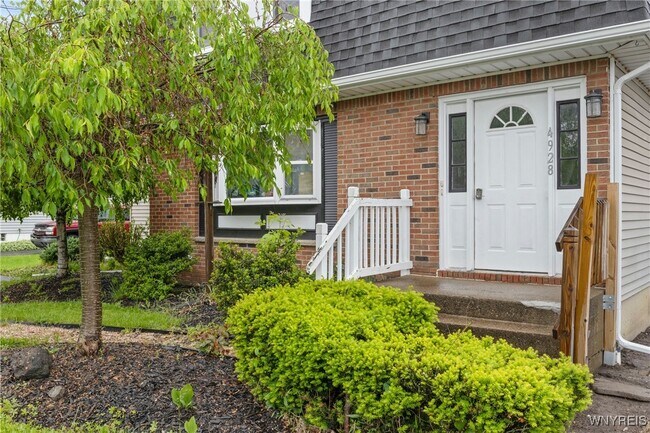 property at 4928 Richmond Ave
