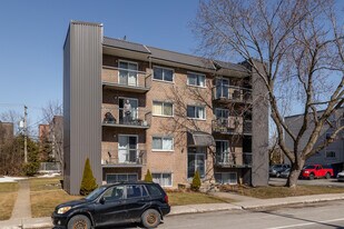 455 Robin Boul in Laval, QC - Building Photo