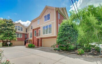 902 Cohn St in Houston, TX - Building Photo - Building Photo