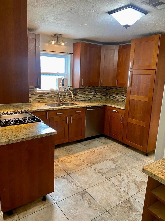 property at 2419 Briarlee Dr