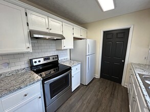 200 Central Ave in Commerce, GA - Building Photo - Building Photo