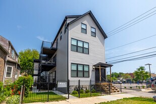 2412 W Belden Ave, Unit 1R in Chicago, IL - Building Photo