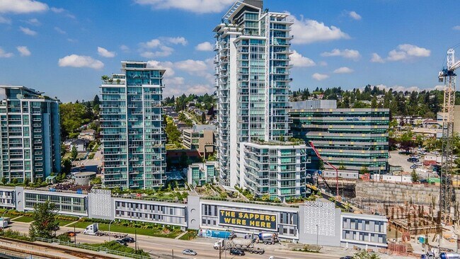 258 Nelson's Crt in New Westminster, BC - Building Photo - Building Photo