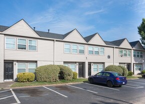 Broadway Townhomes in College Park, GA - Building Photo