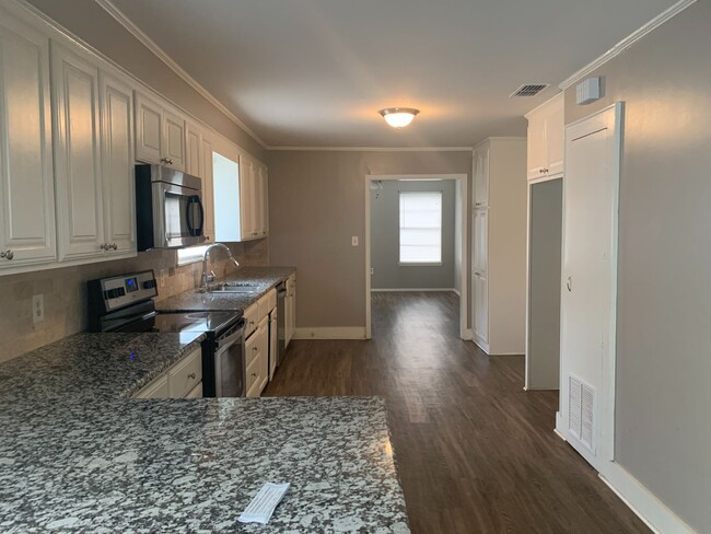 3411 Pinecrest Dr in Kilgore, TX - Building Photo - Building Photo