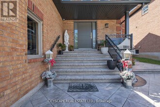 58 Leeward Dr in Brampton, ON - Building Photo - Building Photo