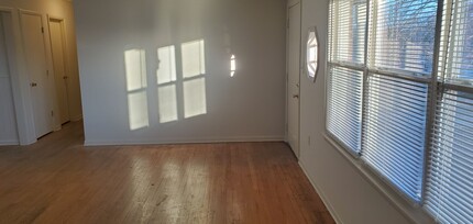 2419 Quail Dr in Columbia, MO - Foto de edificio - Building Photo