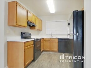 3755 E Broadway Rd in Mesa, AZ - Building Photo - Building Photo
