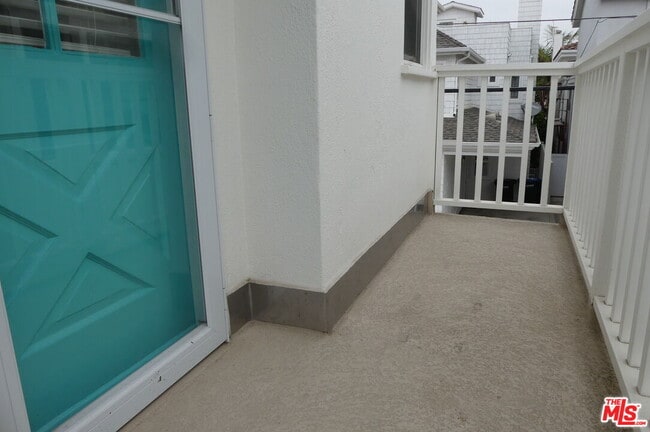 309 Jasmine Ave in Newport Beach, CA - Building Photo - Building Photo