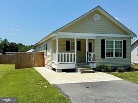 318 S 4th St in Denton, MD - Building Photo