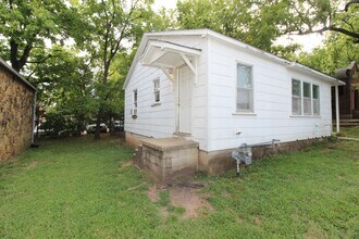 613 Reagan St in Fayetteville, AR - Building Photo - Building Photo