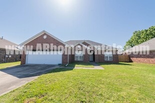 1620 Hosta in Conway, AR - Building Photo
