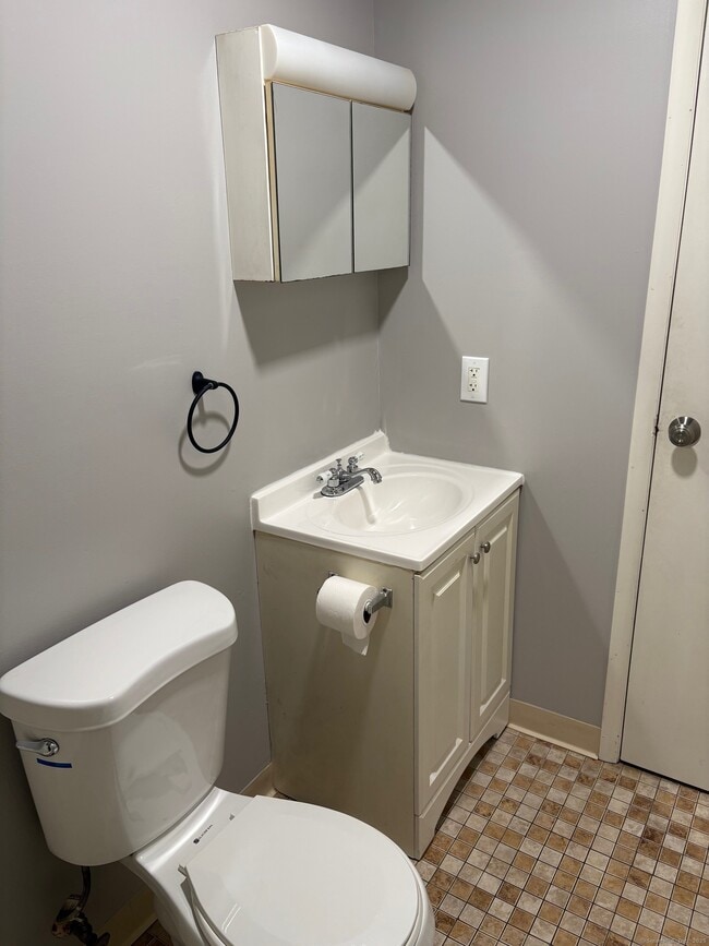 344 Washington Ave in Waterbury, CT - Building Photo - Building Photo