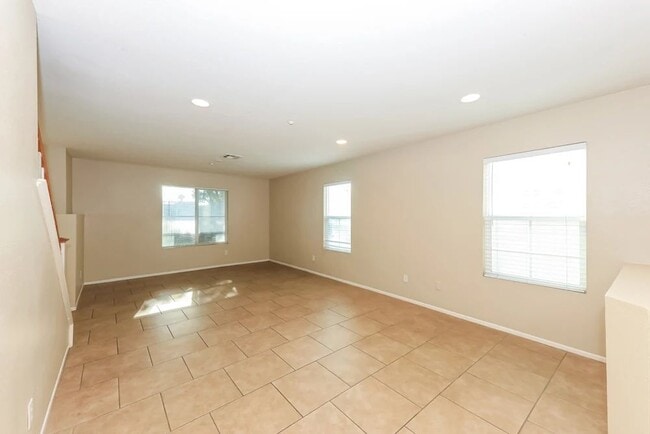 6190 Beth Page Dr in Fontana, CA - Building Photo - Building Photo