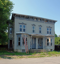 32-34 Center St Apartments