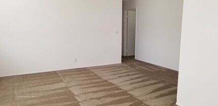 2102 Loyola Dr in Davis, CA - Building Photo - Building Photo