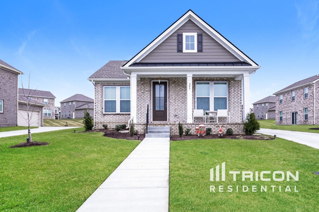 351 Park Glen Dr in Mount Juliet, TN - Building Photo