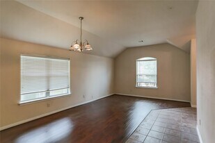 1327 Maple Ace Dr in Katy, TX - Building Photo