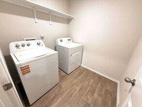 211 Wirecrested Dr in Lockhart, TX - Building Photo - Building Photo