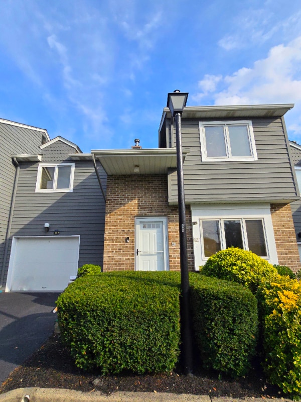 property at 821-21 Creek Ct