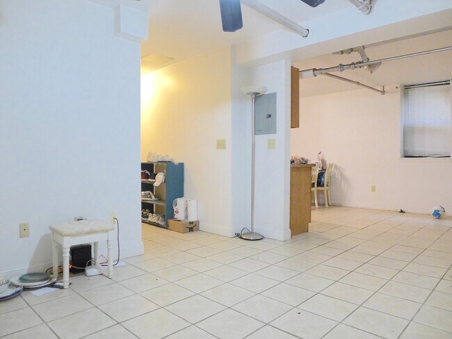 1682 Commonwealth Ave, Unit 1 in Boston, MA - Building Photo - Building Photo