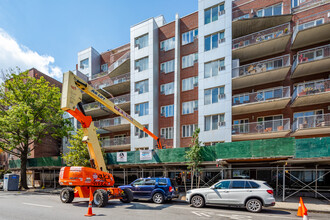 Waterfalls in Brooklyn, NY - Building Photo - Building Photo