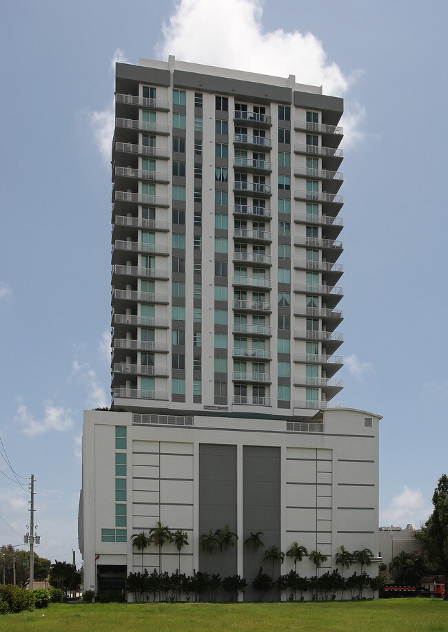 Strada 315 in Fort Lauderdale, FL - Foto de edificio - Building Photo