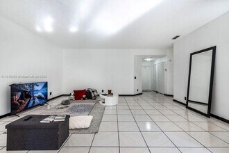 6641 Via Regina in Boca Raton, FL - Building Photo - Building Photo