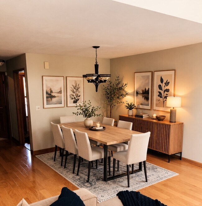 69 Midlake Cir in East Syracuse, NY - Foto de edificio - Building Photo