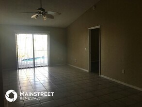 2348 Ainsworth Ave in Deltona, FL - Foto de edificio - Building Photo