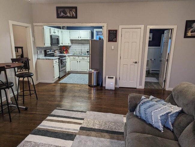 105 S Main St in Elmwood, WI - Building Photo - Building Photo