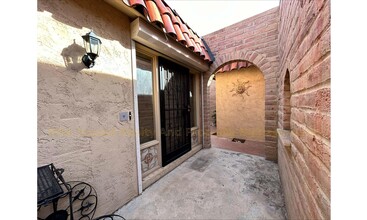 6422 N Val Dosta Dr in Tucson, AZ - Building Photo - Building Photo