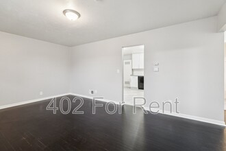 3823 Saratoga St in Omaha, NE - Foto de edificio - Building Photo