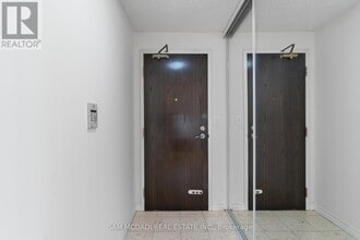 18 Spring Garden Ave in Toronto, ON - Building Photo - Building Photo