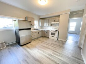 283 Wentworth St in Saint John, NB - Building Photo