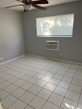 1810 E Oakland Park Blvd in Fort Lauderdale, FL - Building Photo - Building Photo